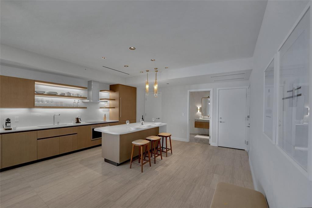 525 N Fort Lauderdale Bch #1204 Fort Lauderdale, FL 33304