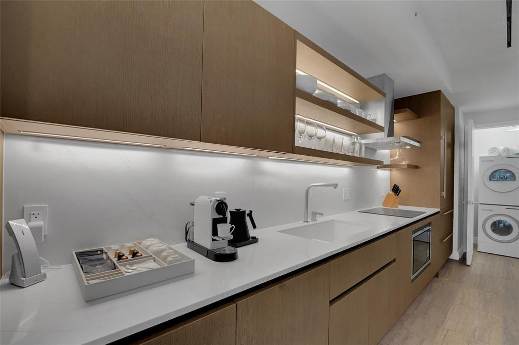 525 N Fort Lauderdale Bch #1204 Fort Lauderdale, FL 33304