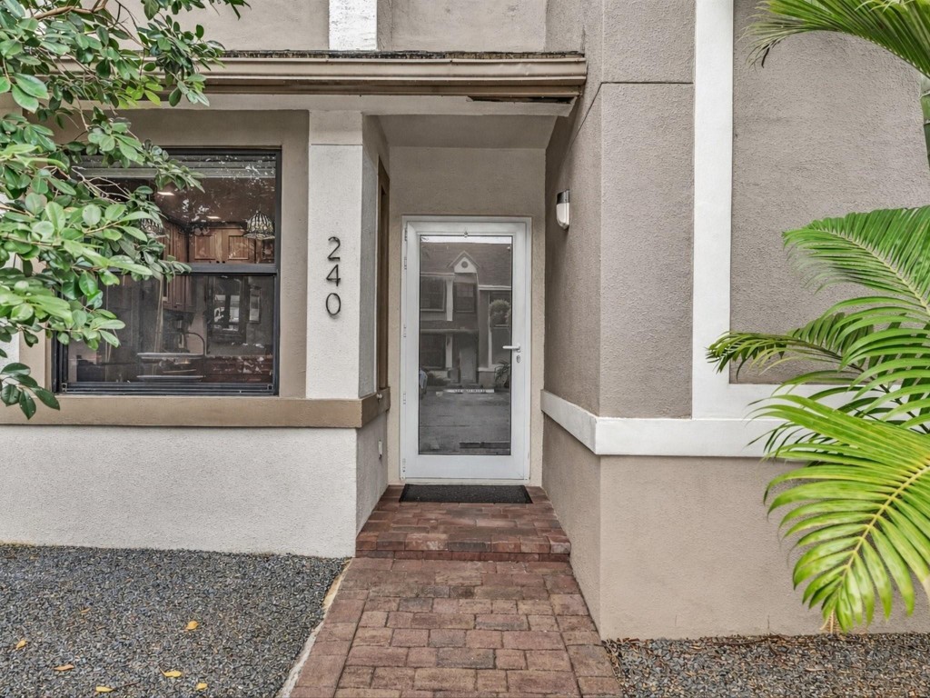 240 City Vw #240 Fort Lauderdale, FL 33311