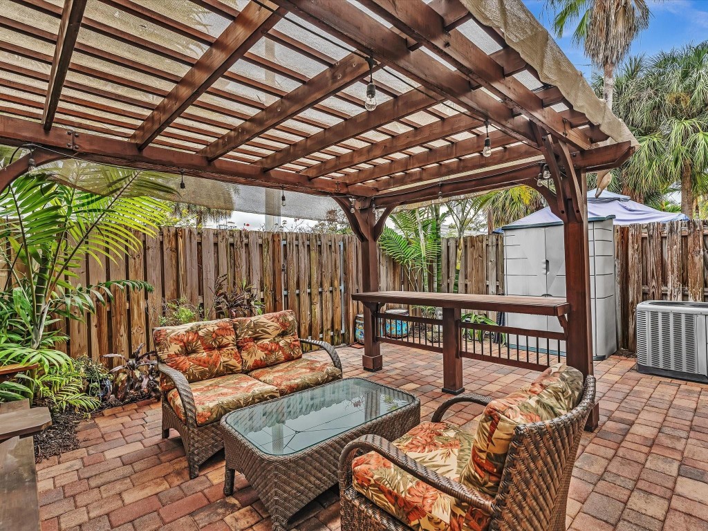 240 City Vw #240 Fort Lauderdale, FL 33311