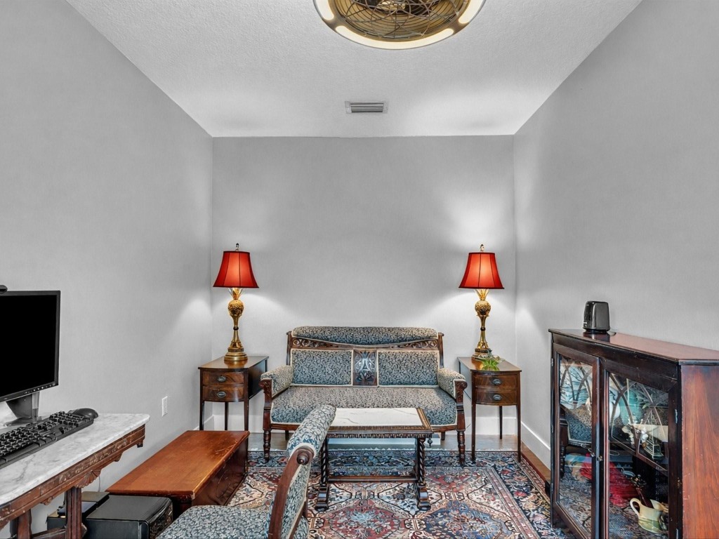 240 City Vw #240 Fort Lauderdale, FL 33311