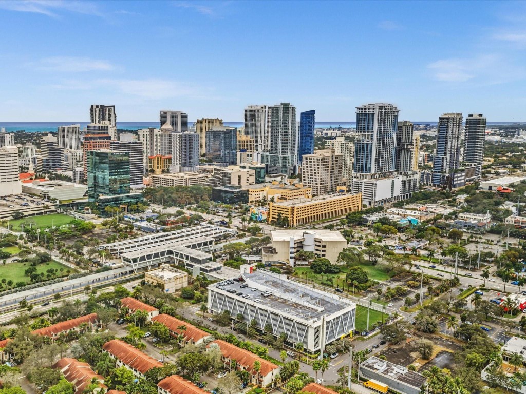 240 City Vw #240 Fort Lauderdale, FL 33311