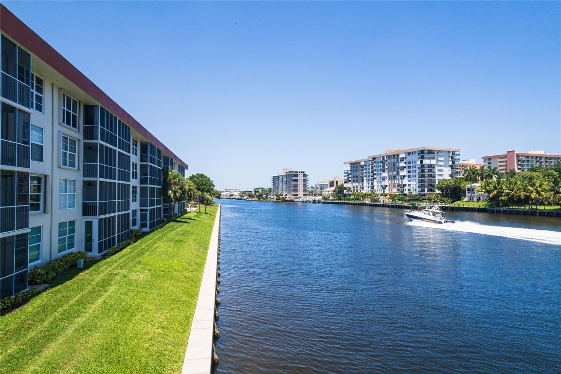 3180 NE 48th #412 Lighthouse Point, FL 33064