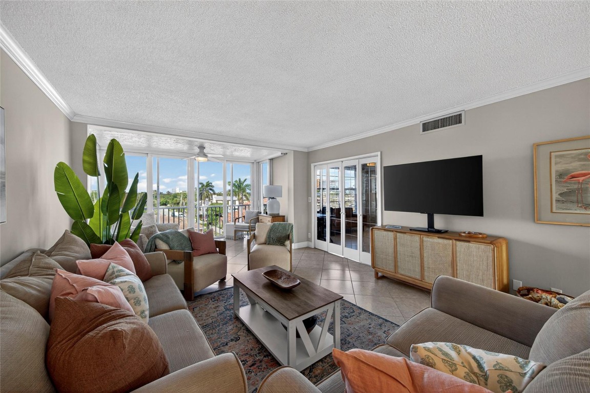 3180 NE 48th #412 Lighthouse Point, FL 33064