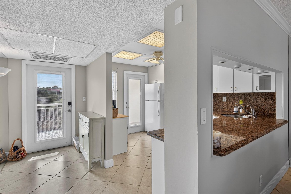 3180 NE 48th #412 Lighthouse Point, FL 33064