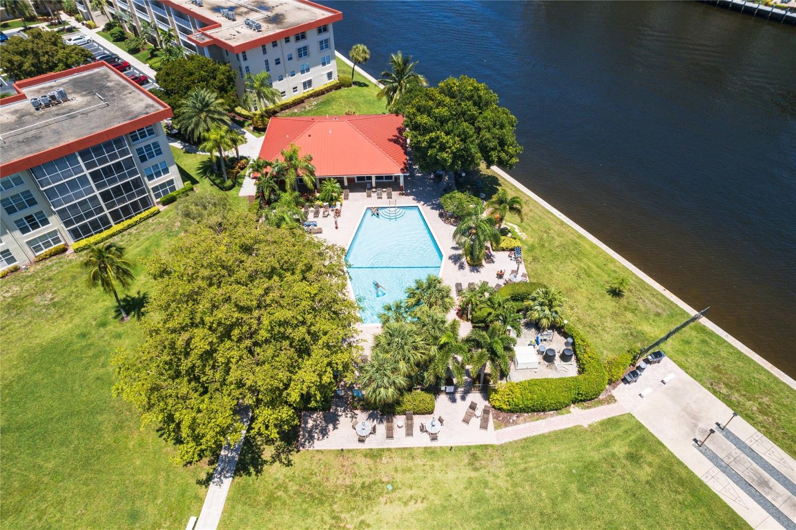 3180 NE 48th #412 Lighthouse Point, FL 33064