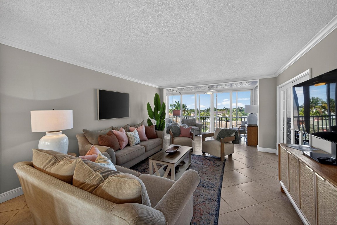 3180 NE 48th #412 Lighthouse Point, FL 33064