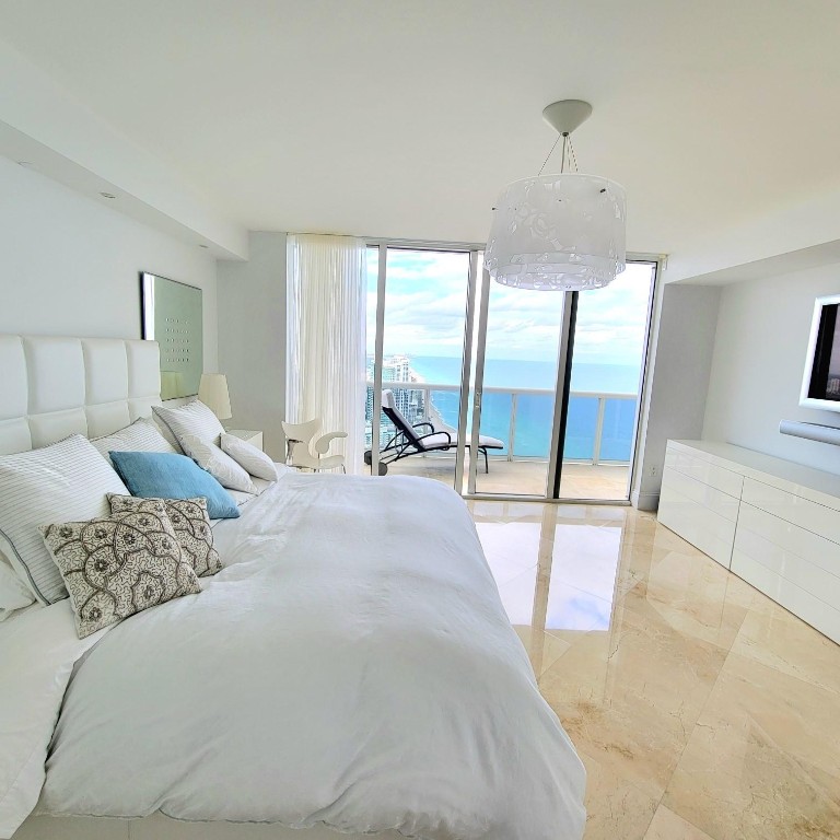 1830 S Ocean #PH5101 Hallandale Beach, FL 33009