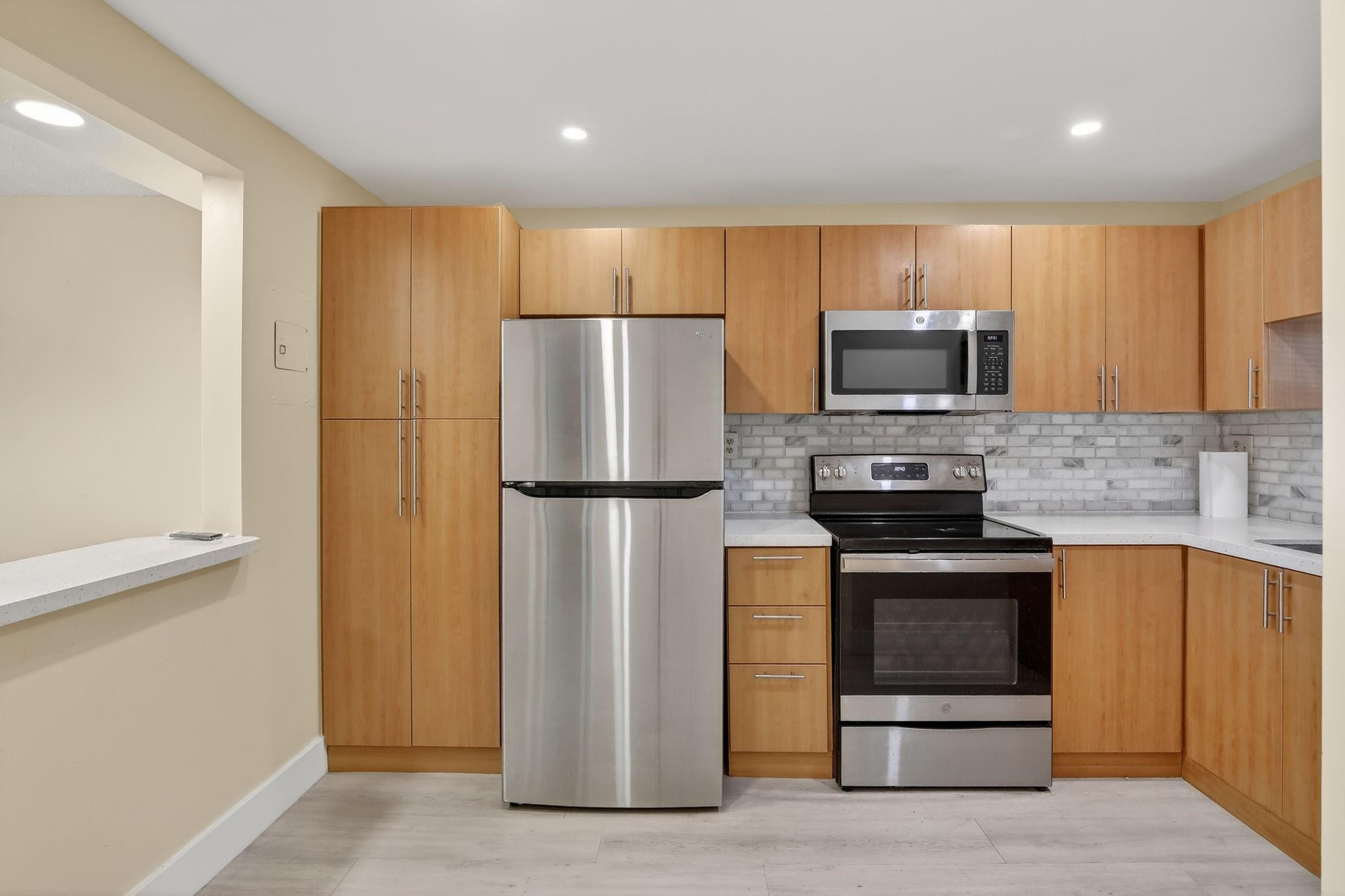 830 S Hollybrook #204