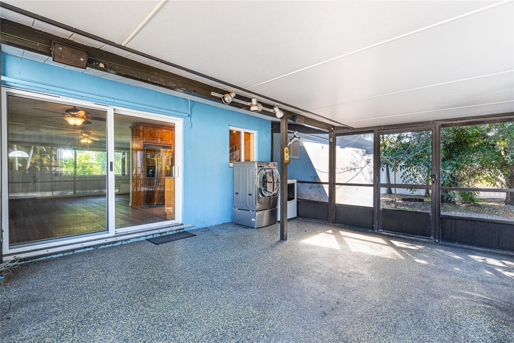 2241 SW 38th Fort Lauderdale, FL 33312