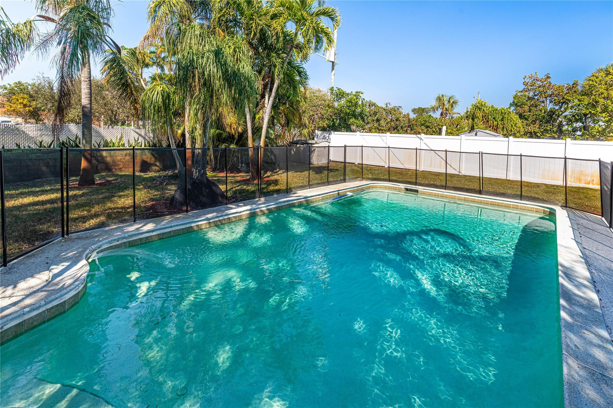 2241 SW 38th Fort Lauderdale, FL 33312