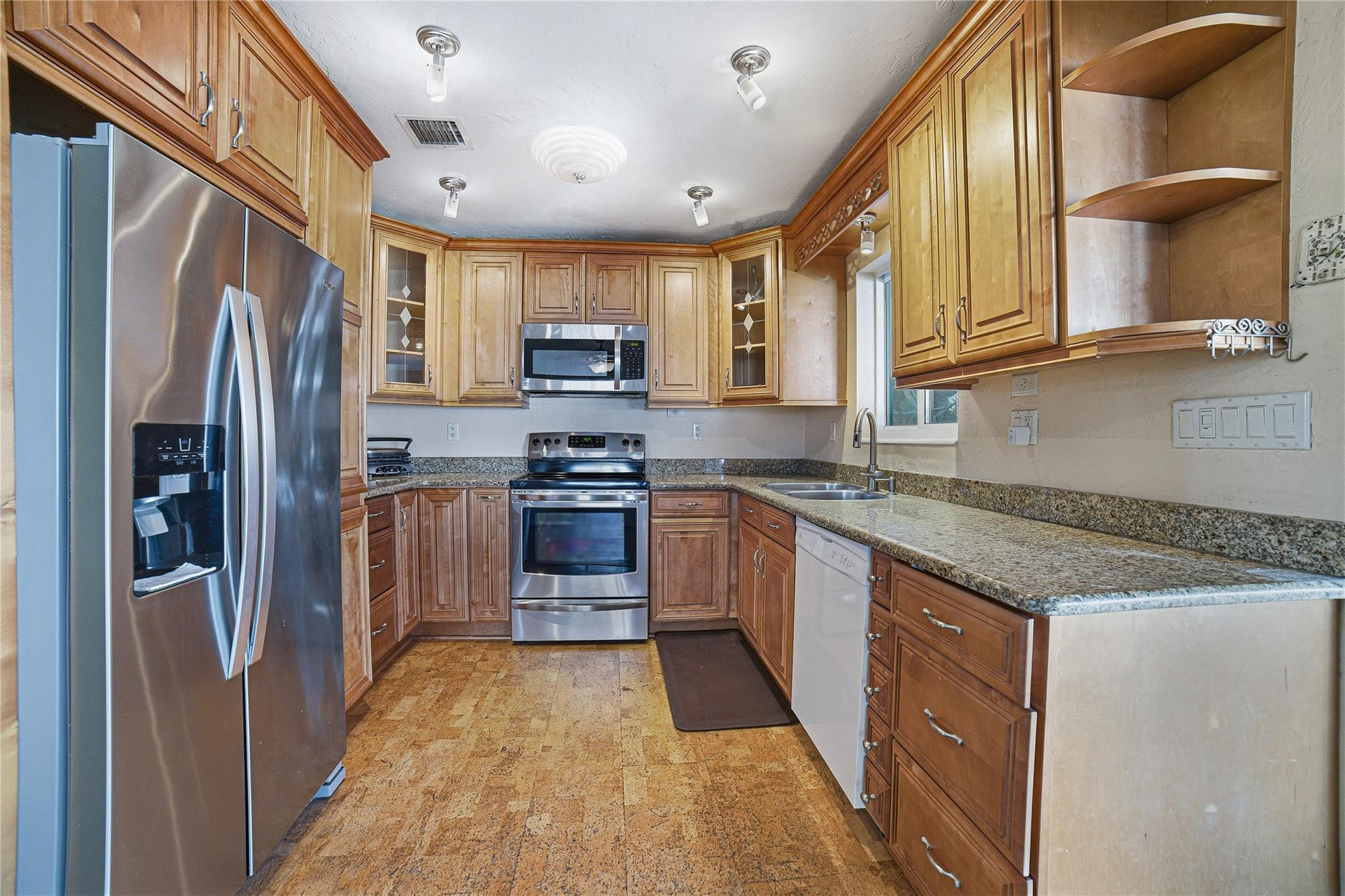 2241 SW 38th Fort Lauderdale, FL 33312