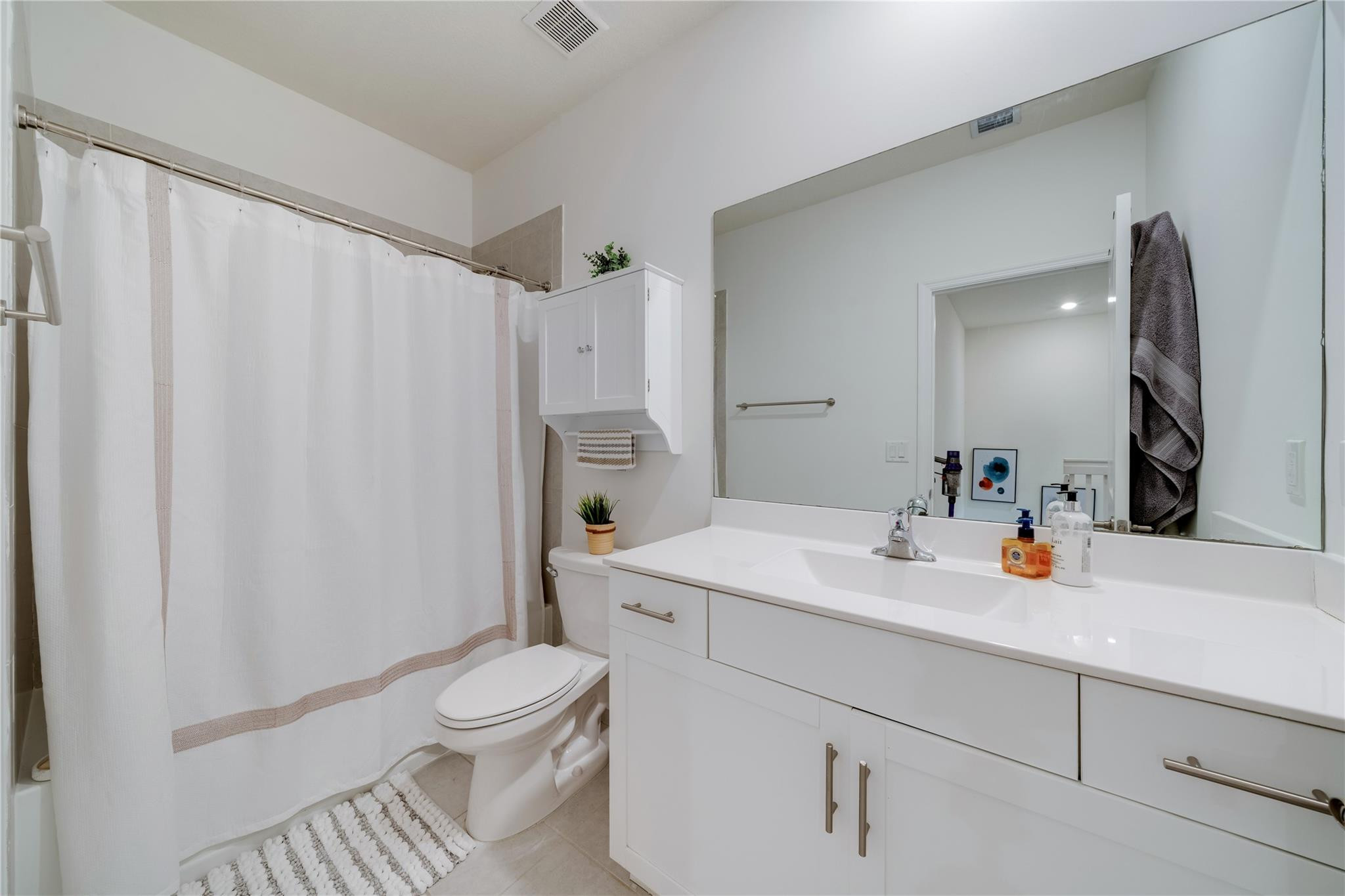 11392 W 34th Hialeah, FL 33018