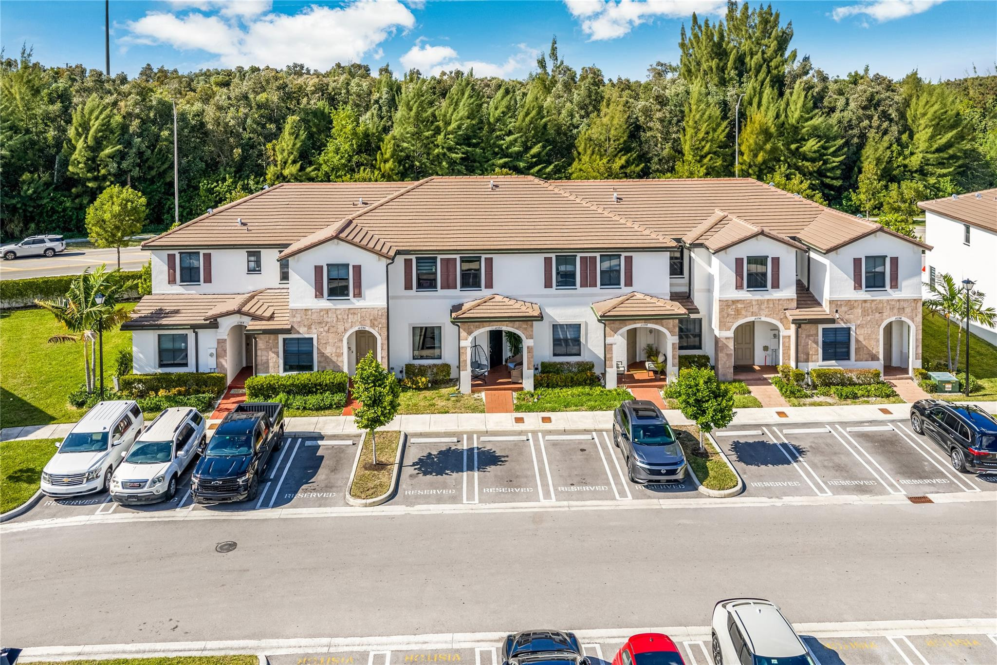 11392 W 34th Hialeah, FL 33018