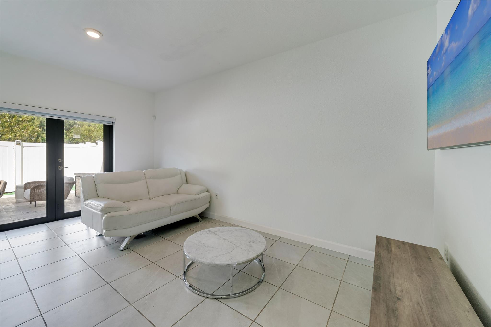 11392 W 34th Hialeah, FL 33018