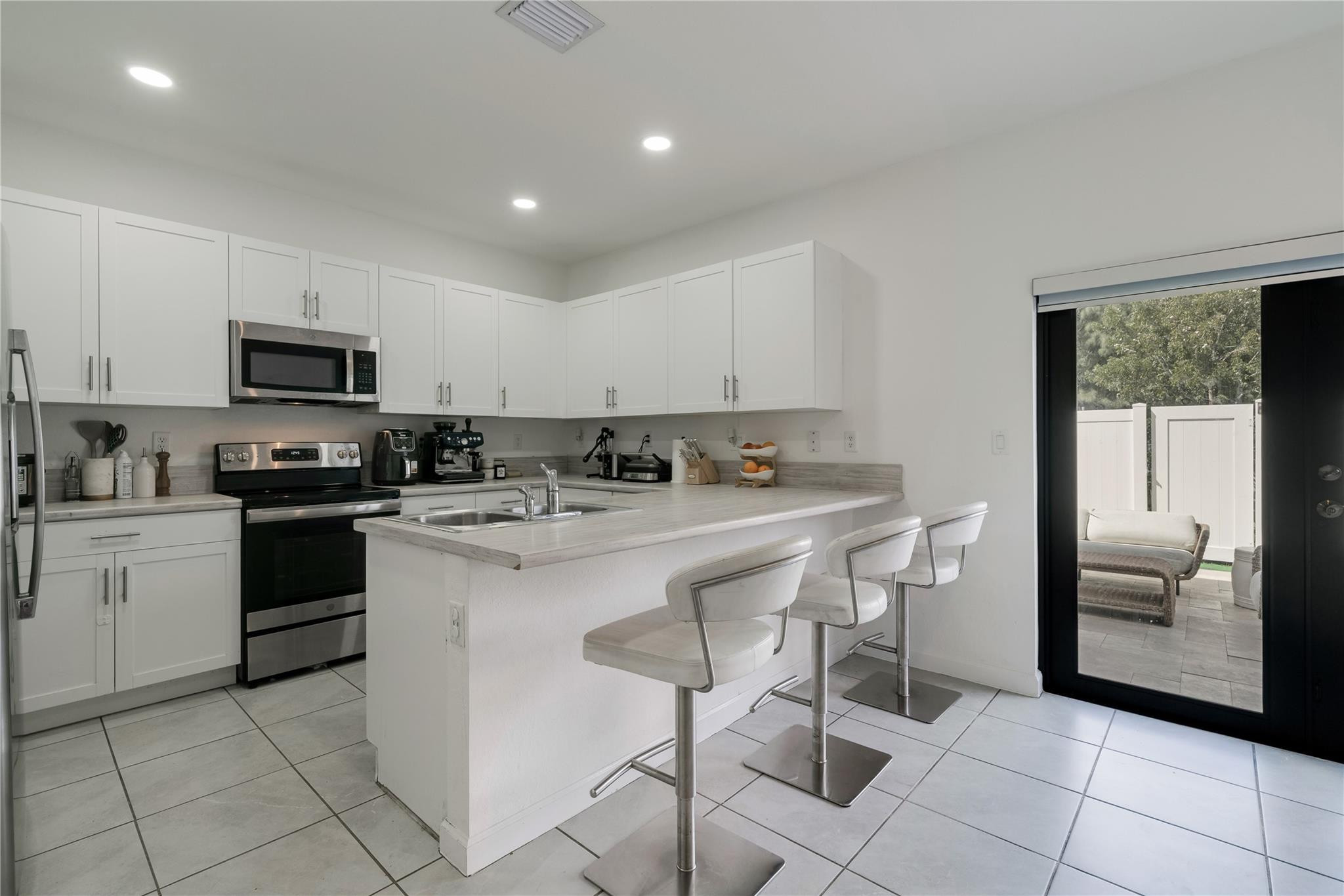 11392 W 34th Hialeah, FL 33018