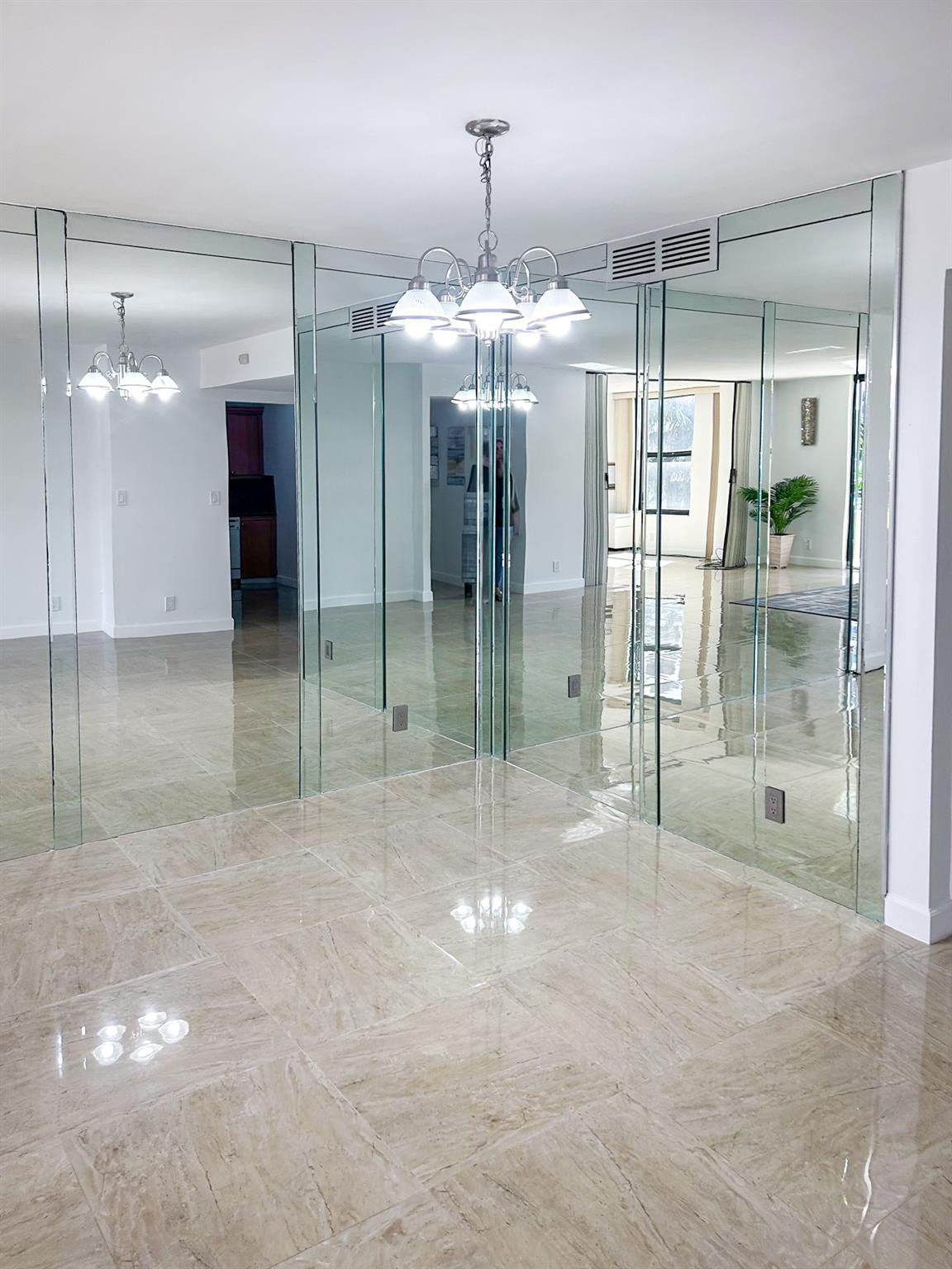 2500 Parkview #615 Hallandale Beach, FL 33009