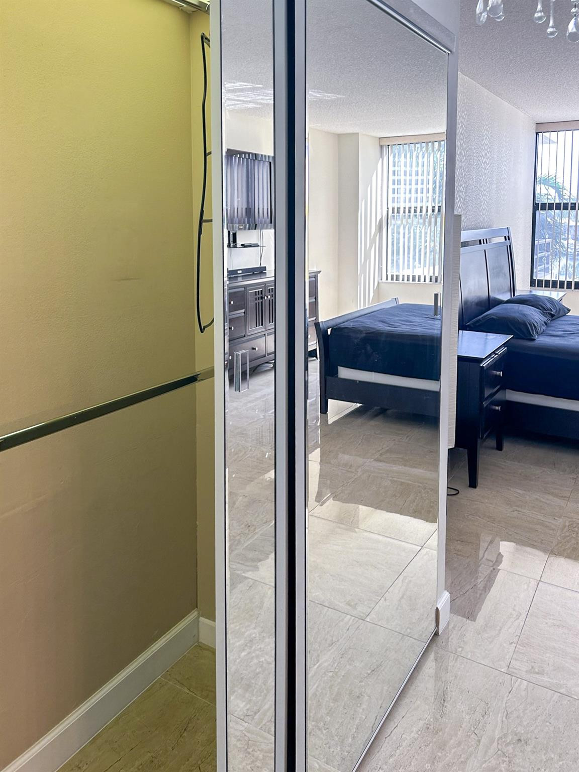 2500 Parkview #615 Hallandale Beach, FL 33009