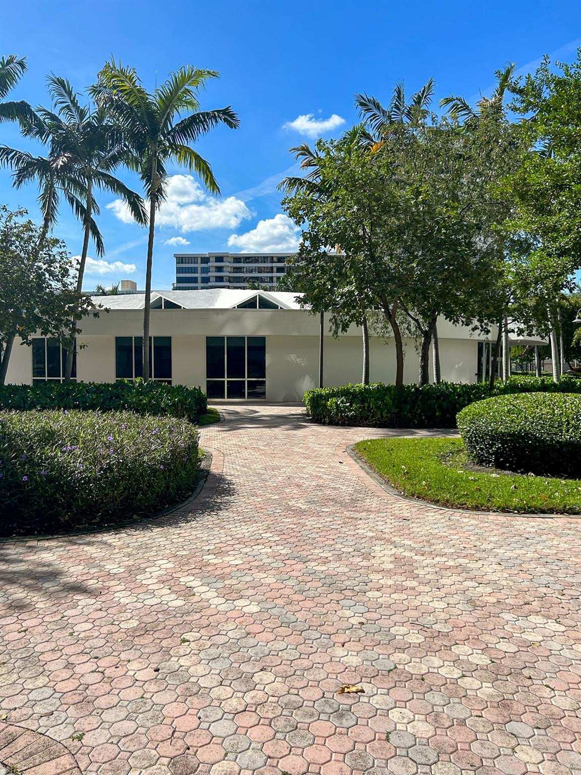 2500 Parkview #615 Hallandale Beach, FL 33009