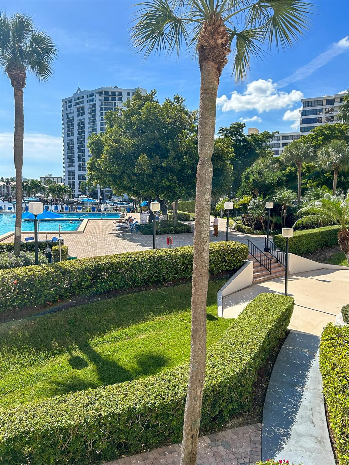 2500 Parkview #615 Hallandale Beach, FL 33009