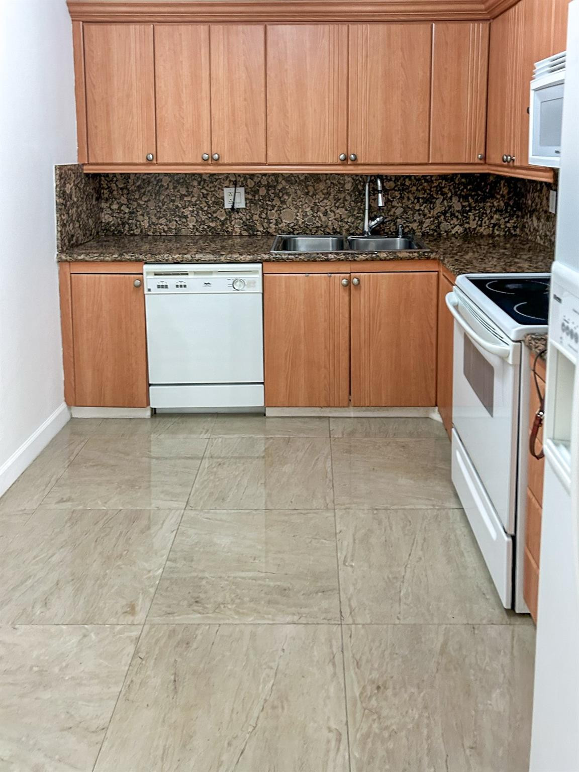 2500 Parkview #615 Hallandale Beach, FL 33009