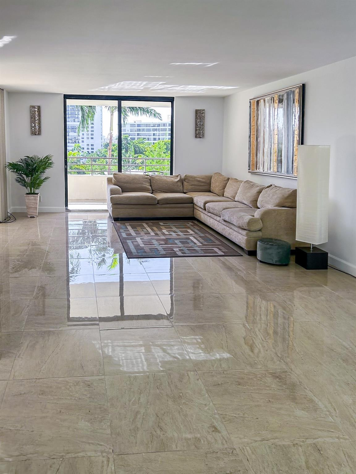 2500 Parkview #615 Hallandale Beach, FL 33009