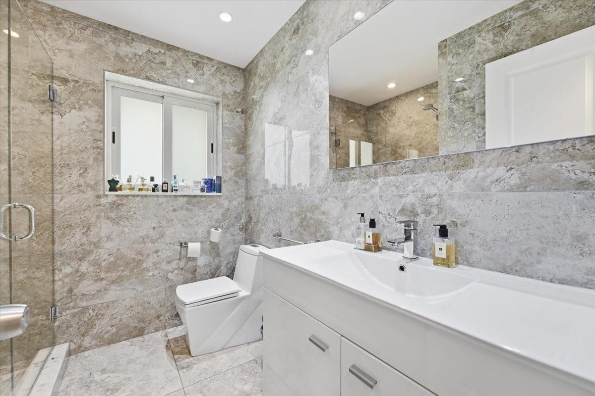 2830 NE 55th Fort Lauderdale, FL 33308