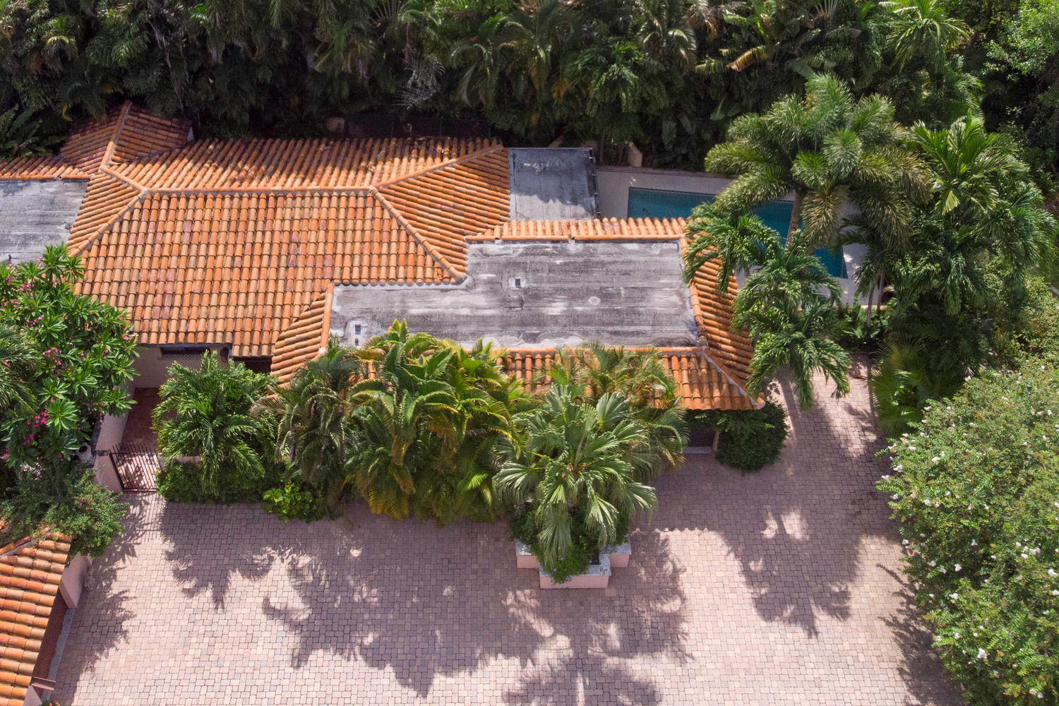 12 Little Pond Road