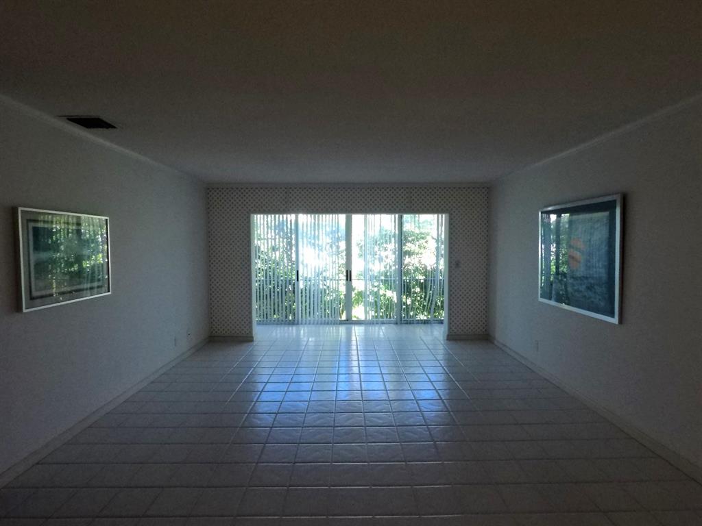 315 Venetian Dr #6