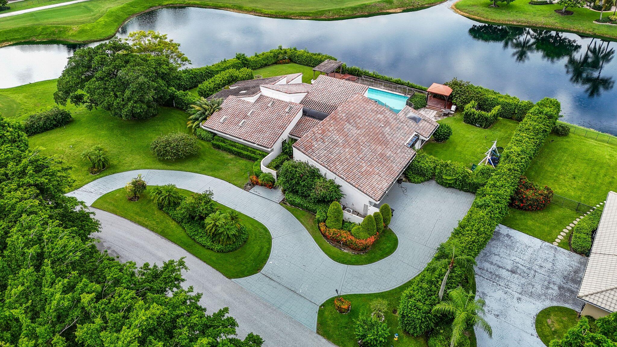 360 Glenwood Dr