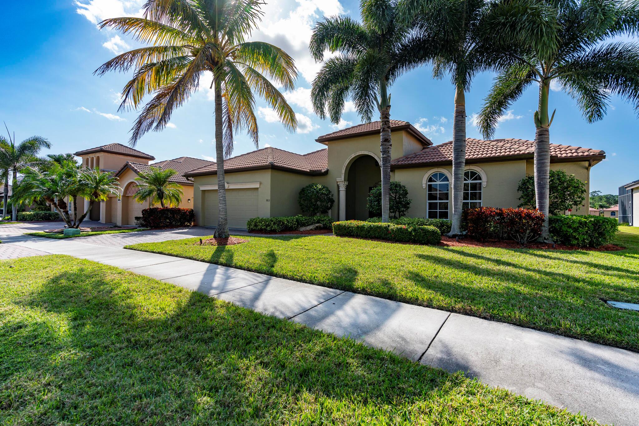 883 SW Grand Reserves Blvd