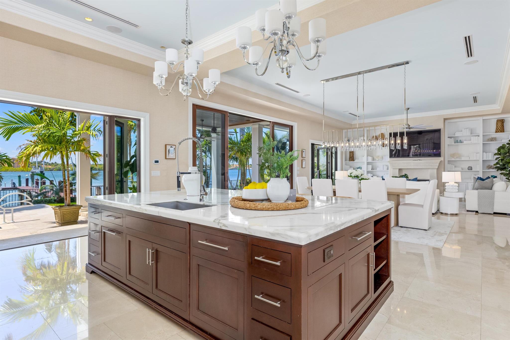 1675 Lands End Rd Manalapan, FL 33462