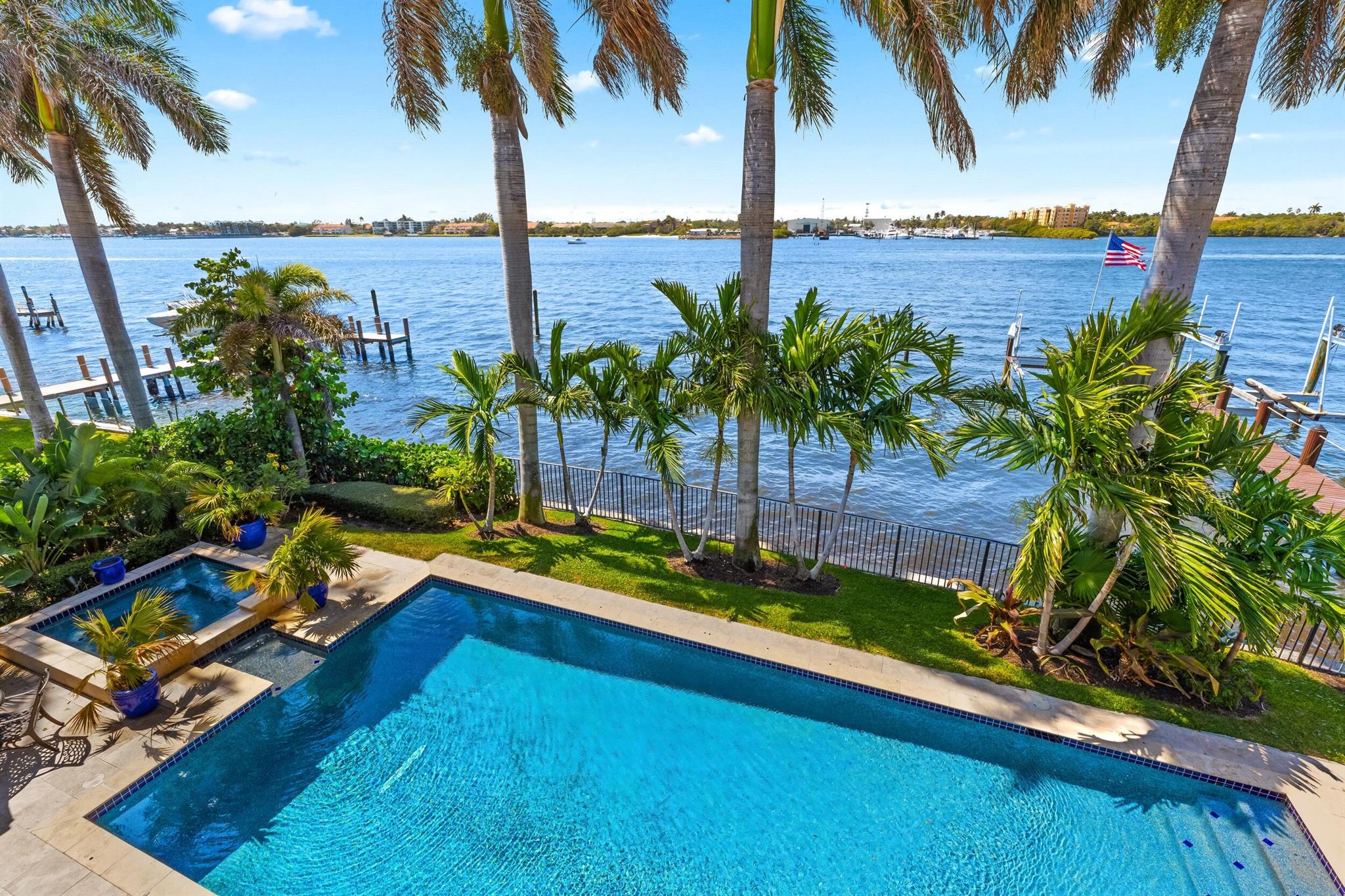 1675 Lands End Rd Manalapan, FL 33462