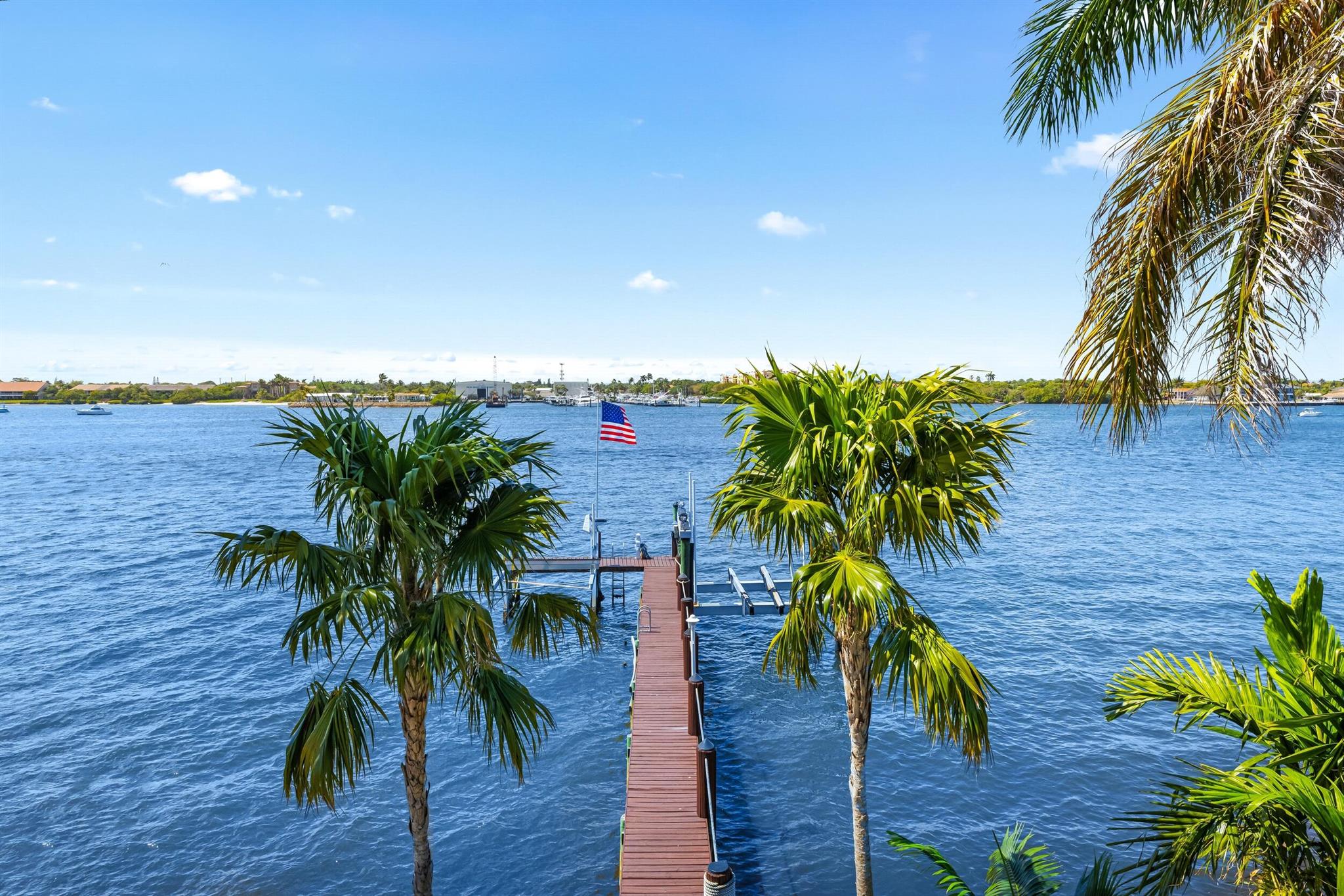 1675 Lands End Rd Manalapan, FL 33462