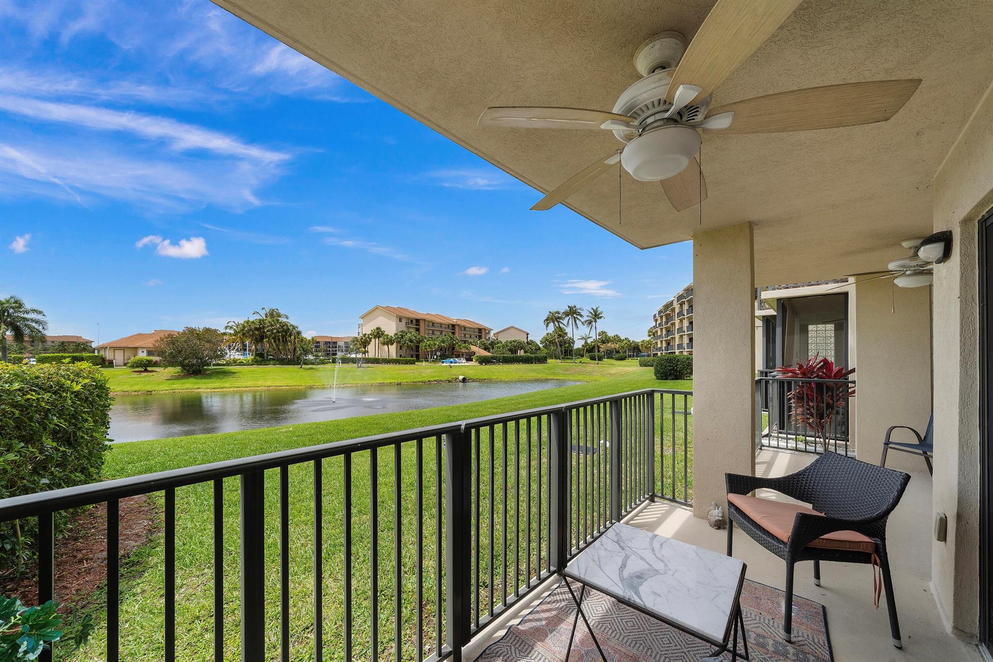 601 Seafarer Cir #104 Jupiter, FL 33477