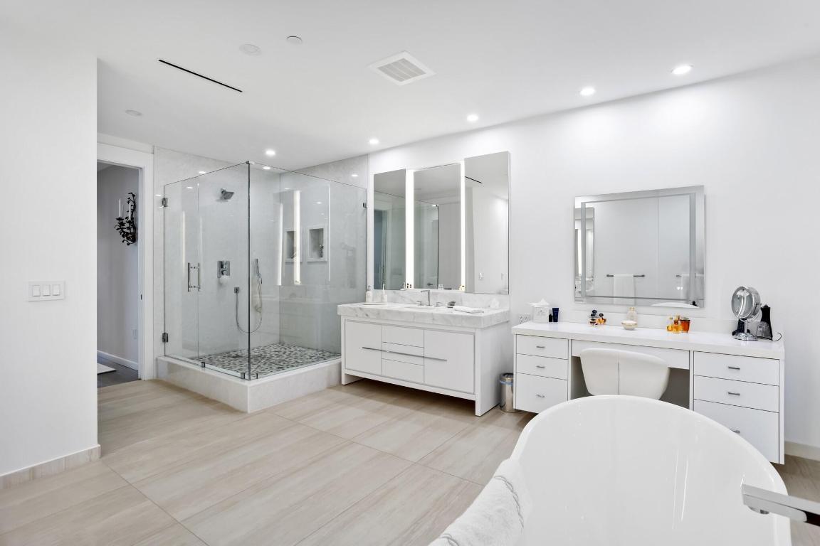 200 SE Mizner #717 Boca Raton, FL 33432