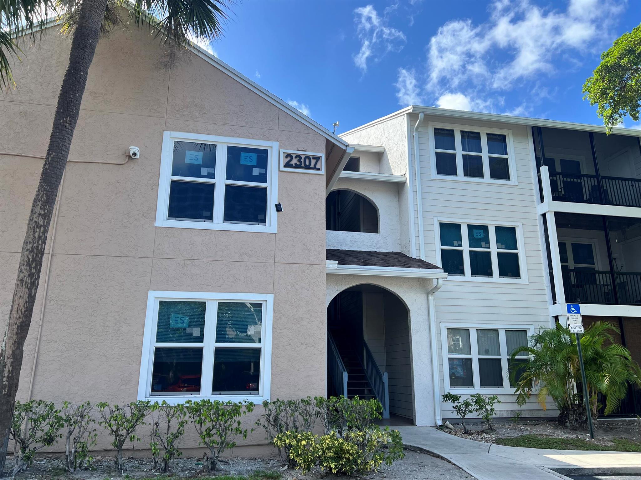 2307 N Congress 11st Ave #11