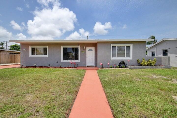 1415 Crest Dr