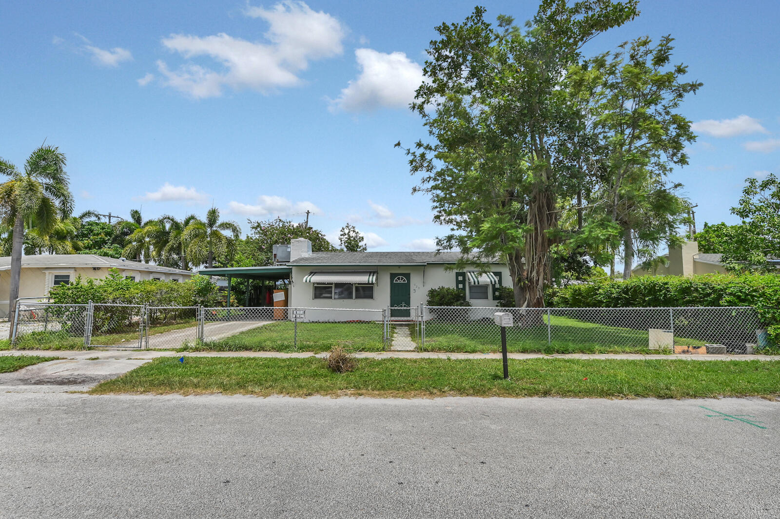 629 Dogwood Rd