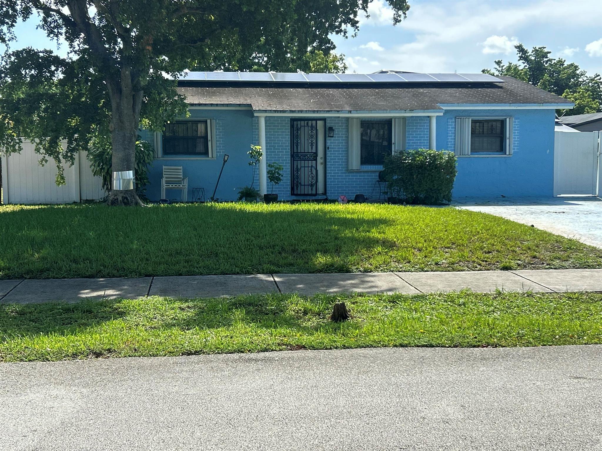 2398 NW 27th Ave