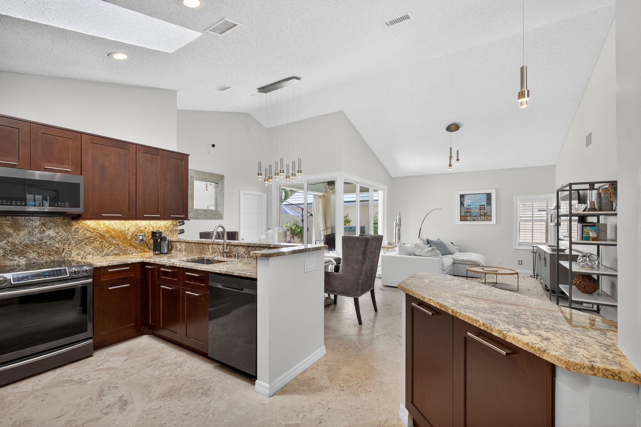 31 Windsor Ln