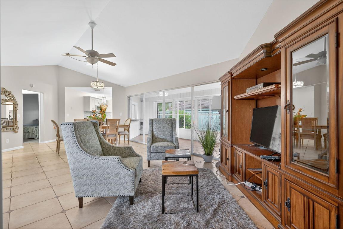 1127 E Seminole Ave #8a Jupiter, FL 33477