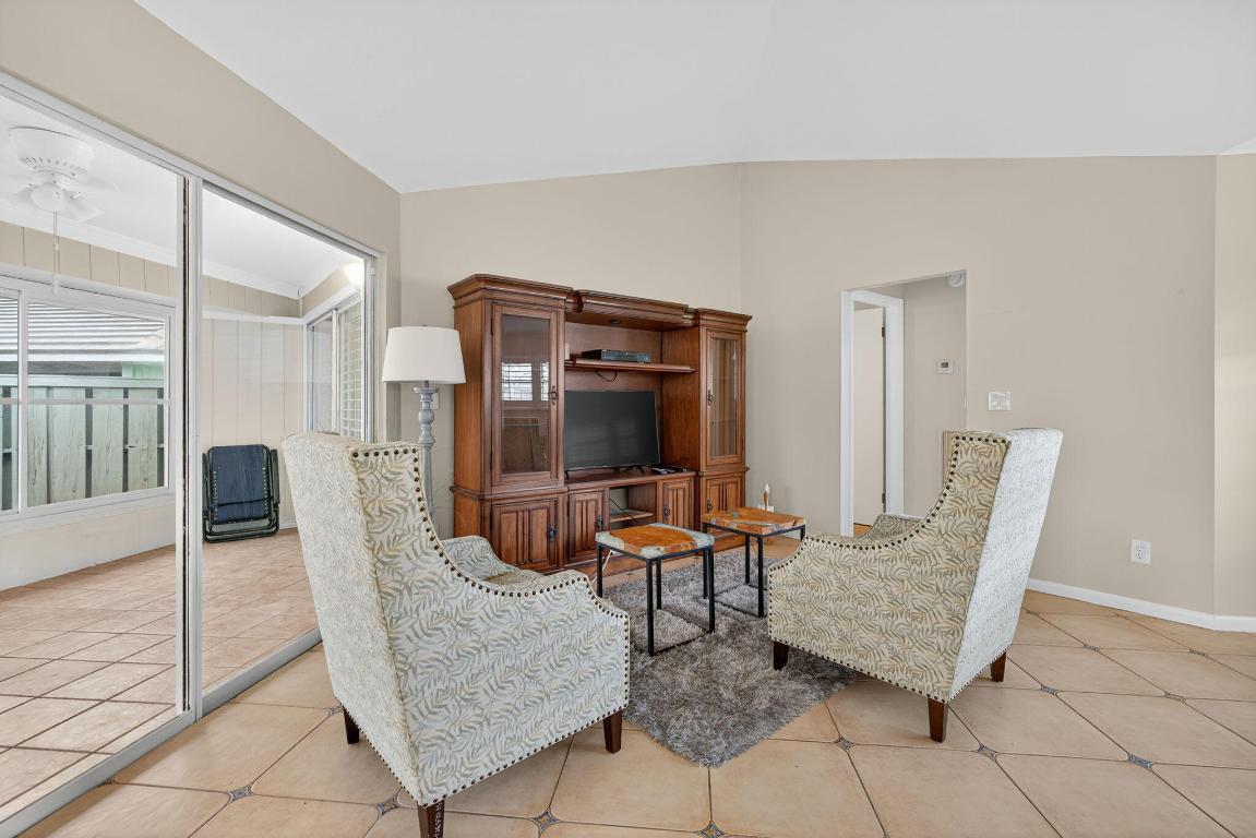 1127 E Seminole Ave #8a Jupiter, FL 33477