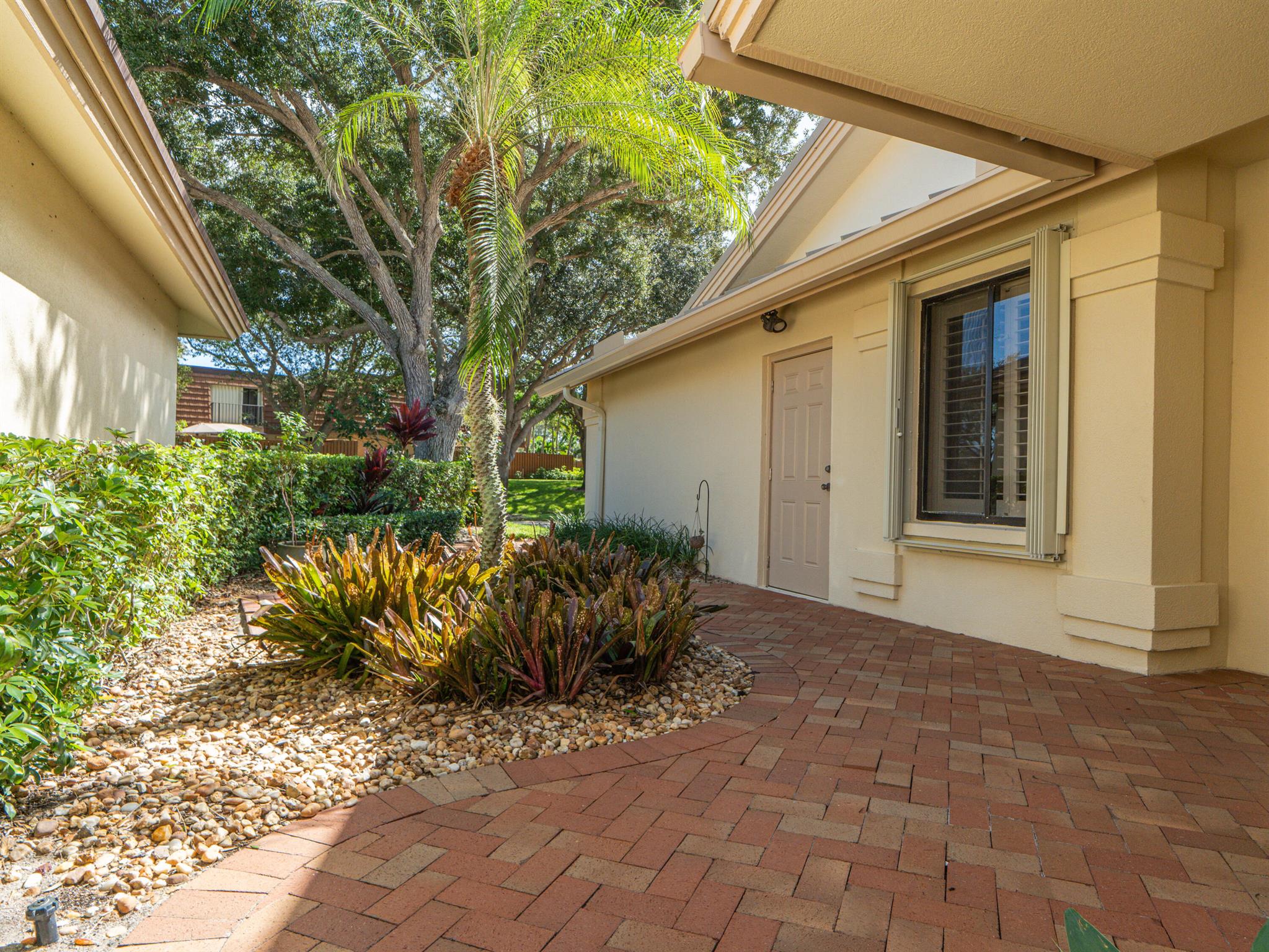 422 River Edge Rd Jupiter, FL 33477