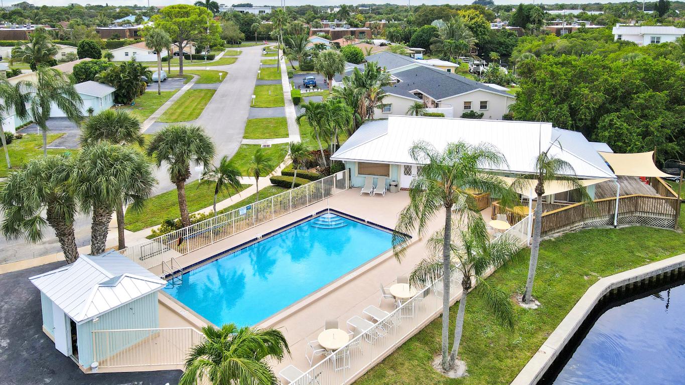 110 N Delaware Blvd #16d Jupiter, FL 33458