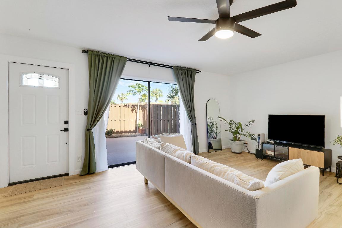 110 N Delaware Blvd #16d Jupiter, FL 33458