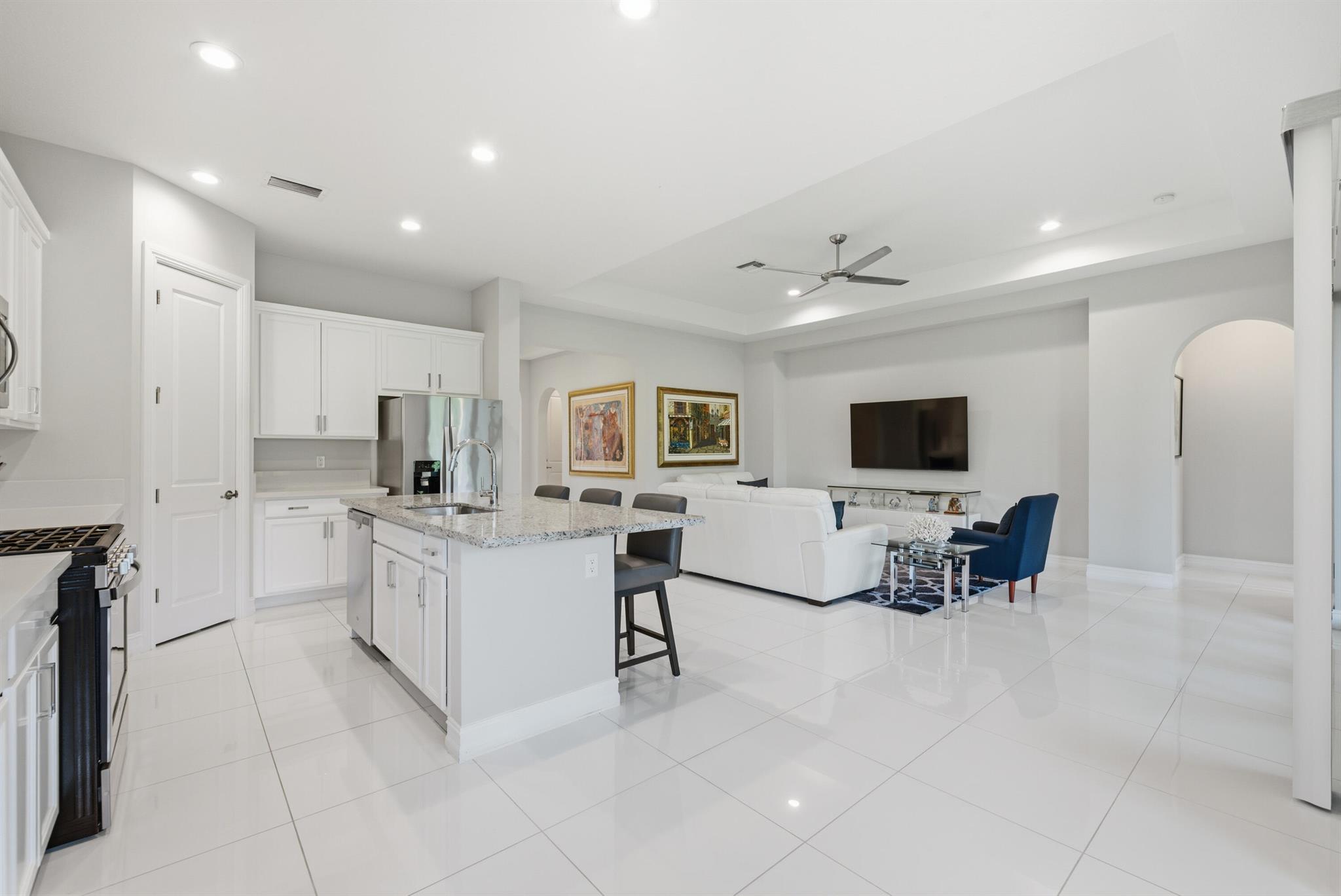 8275 Grand Prix Ln Boynton Beach, FL 33472