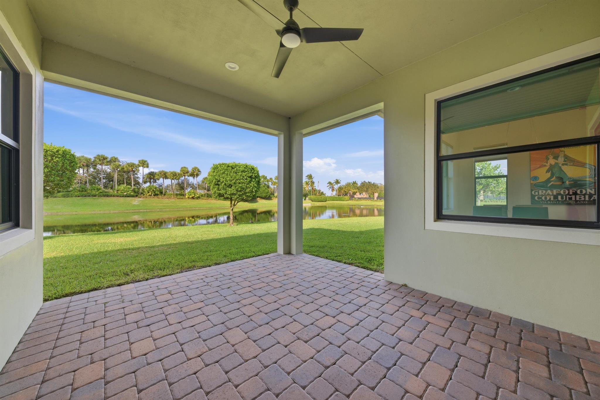 8275 Grand Prix Ln Boynton Beach, FL 33472