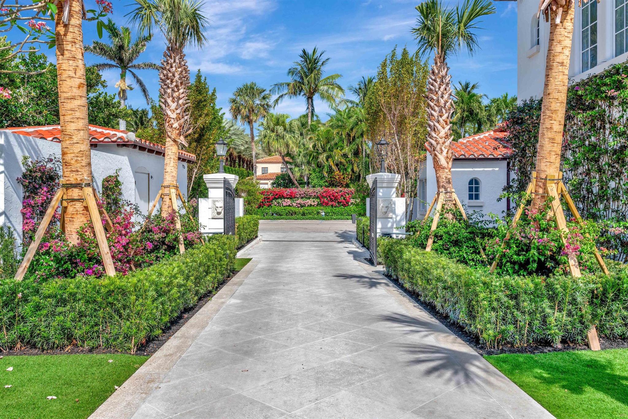 800 S County Rd Palm Beach, FL 33480