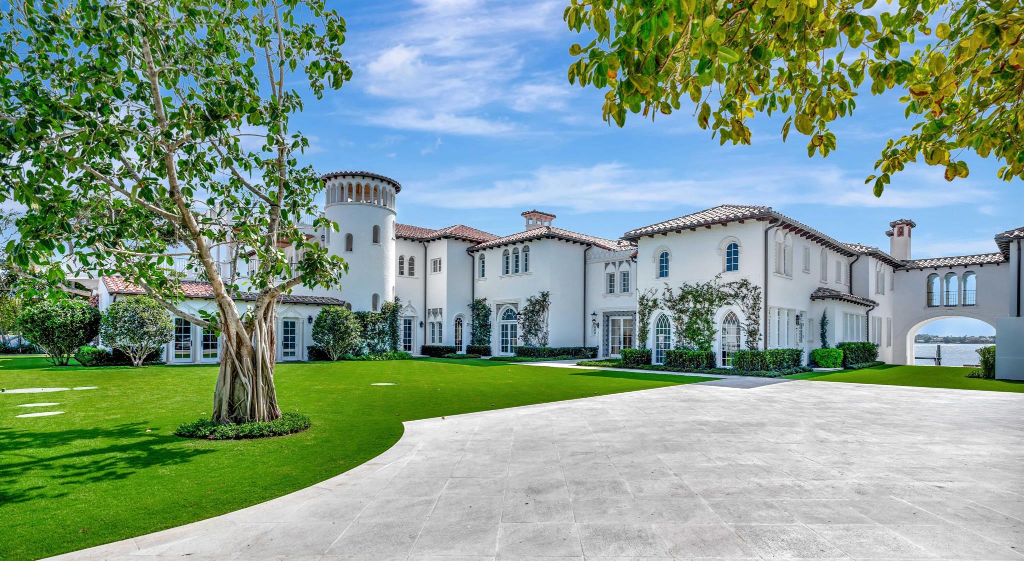 800 S County Rd Palm Beach, FL 33480